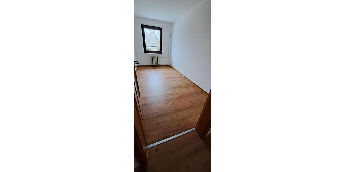 Etagenwohnung Neubrandenburg - 3 Zimmer, 83 m&sup2;, 890&euro; | Angebot:26251259