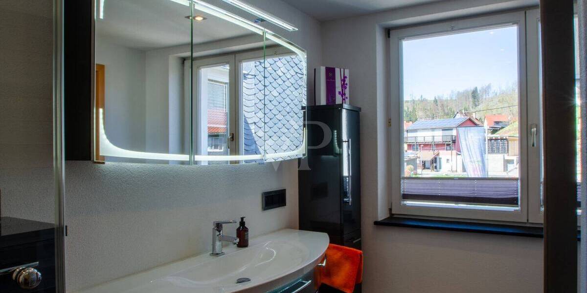 Doppelhaushälfte Masserberg / Fehrenbach Fehrenbach - 7 Zimmer, 160 m&sup2;, 225.000&euro; | Angebot:26438124