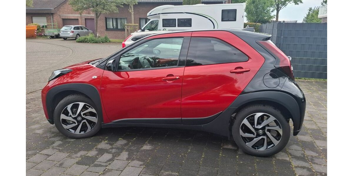 Toyota Aygo (X) 6.500 km 15.499 &euro; Kleve 47533