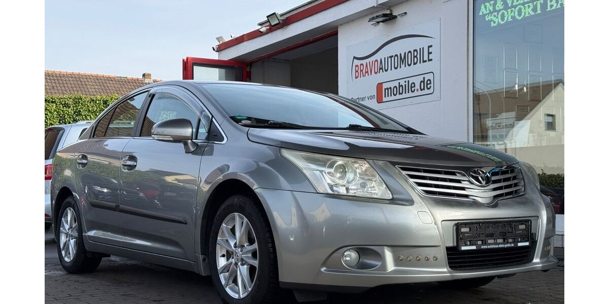 Toyota Avensis 215.000 km 6.499 &euro; Euskirchen 53879