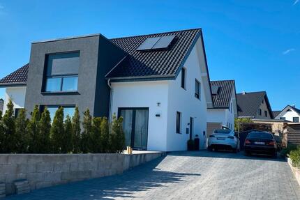 Haus Blomberg - 6 Zimmer, 220 m&sup2;, 649.000&euro; | Angebot:27071856