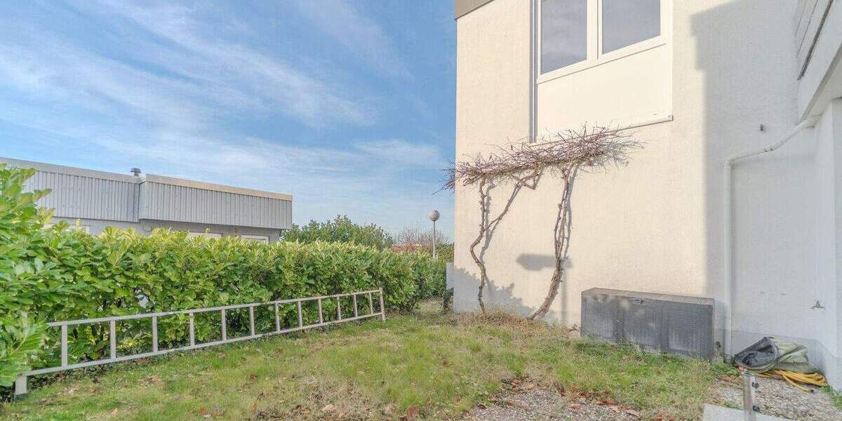 Neues Jahr, neues Haus: Mit Einliegerwohnung, Garten & Fernblick in ruhiger Lage - nur bei realunis 6 zimmer