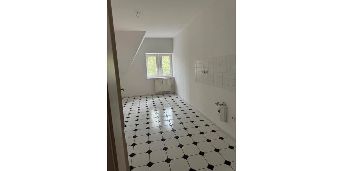 Dachgeschoßwohnung Zwickau Zwickau-Nord - 3 Zimmer, 80 m&sup2;, 400&euro; | Angebot:25991276