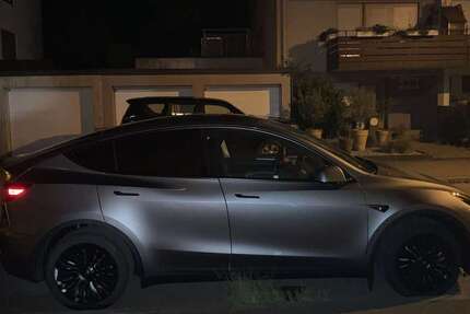 Tesla Model Y 52.000 km 39.900 &euro; Stuttgart 70378