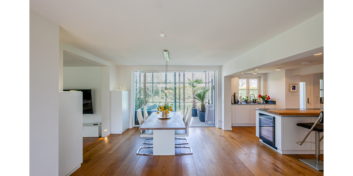 Haus zum Mieten in Berg 5.600 € 274 m² 6 zimmer