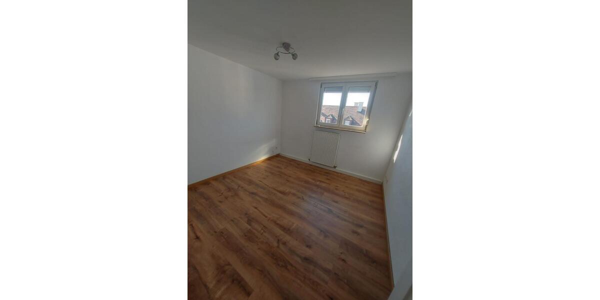 Dachgeschoßwohnung Heilbronn Kernstadt - 3 Zimmer, 60 m&sup2;, 215.000&euro; | Angebot:26223398