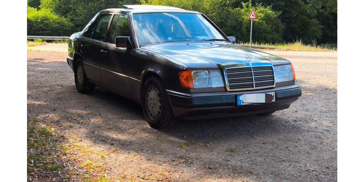 Mercedes-Benz 260 190.000 km 9.998 &euro; Weisweil 79367