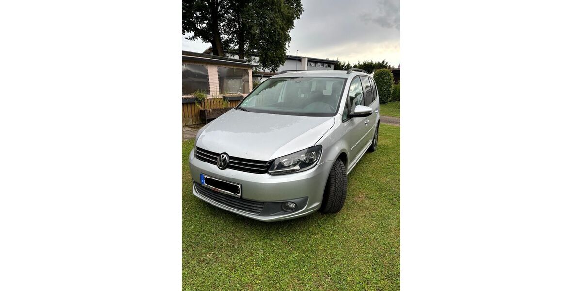 VW Touran 120.617 km 8.900 &euro; Neubulach 75387