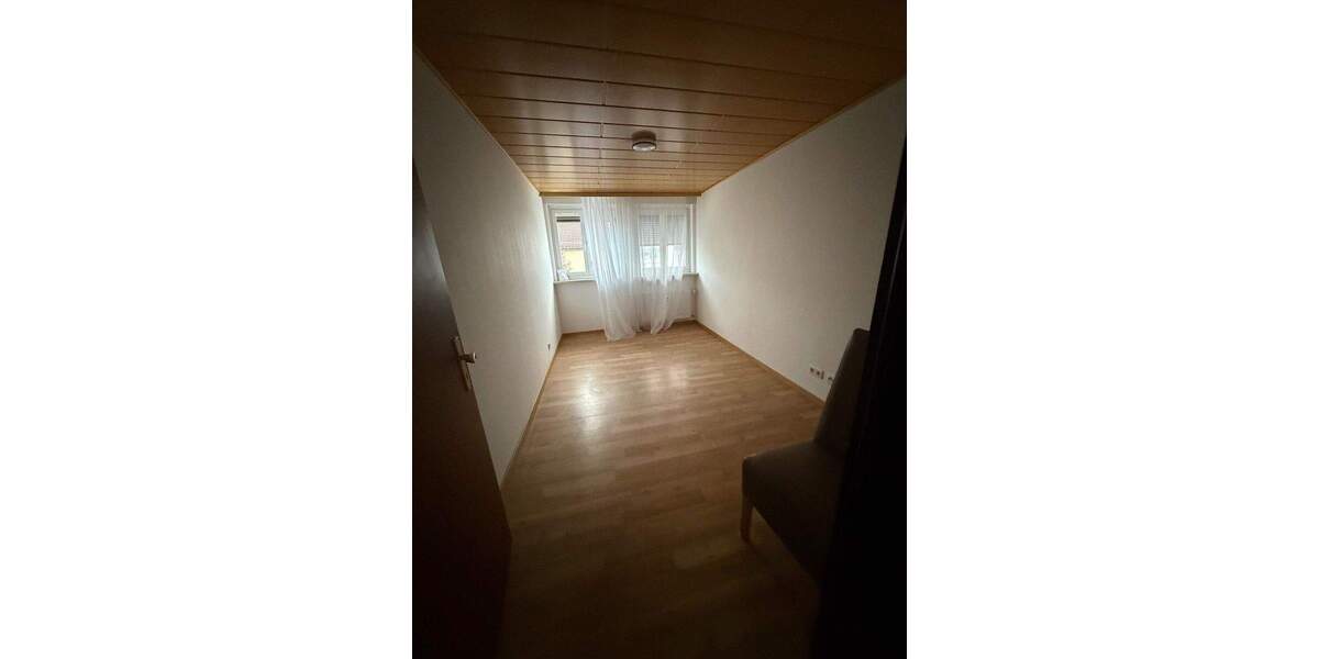 Etagenwohnung Wendelstein - 4 Zimmer, 92 m&sup2;, 1.150&euro; | Angebot:25423568