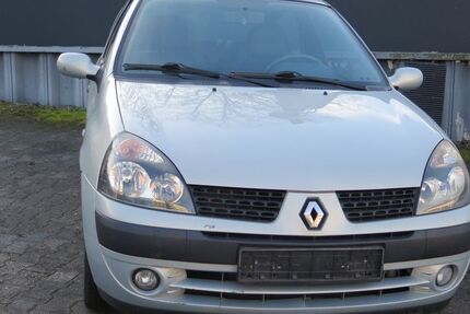 Renault Clio 163.000 km 2.250 &euro; Saarbrücken 66117
