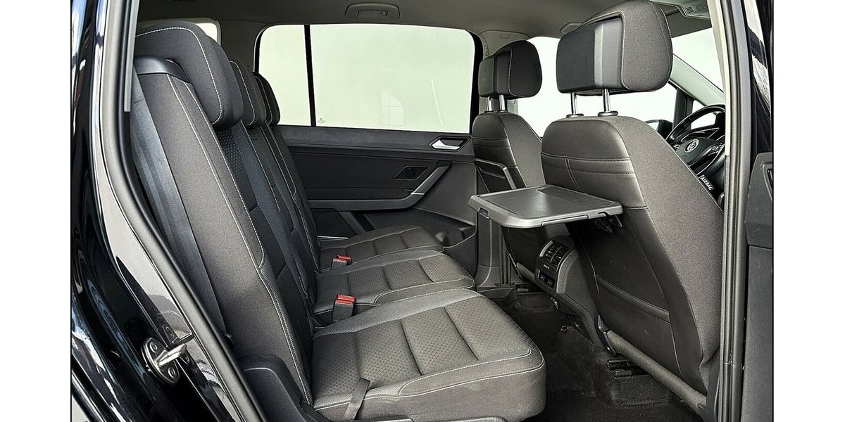 VW Touran 2.0 TDI DSG LED 7 Sitzer ACC Ass 125.000 km 20.999 &euro; Stade 21682