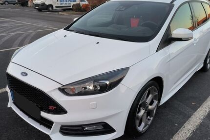 Ford Focus 70.000 km 15.700 &euro; Großlangheim 97320