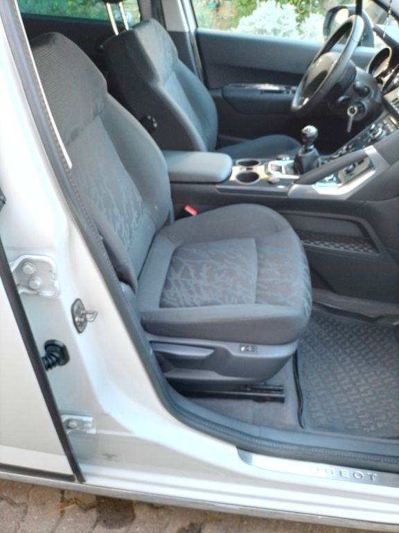 Peugeot 3008 132.000 km 6.100 € Niederwerrn 97464