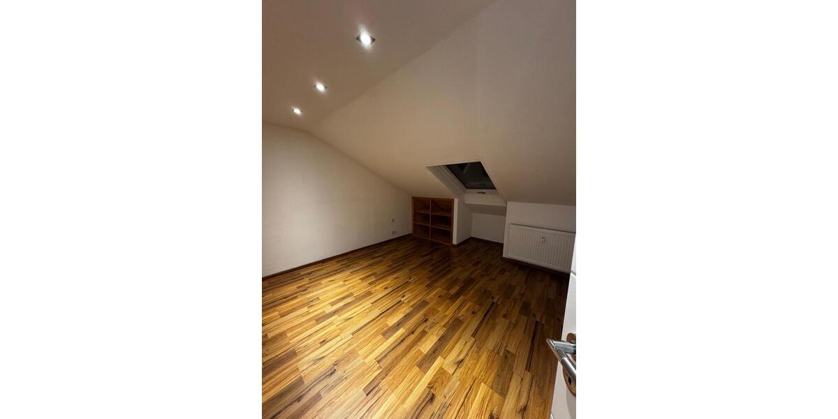 Dachgeschoßwohnung Bechhofen - 3 Zimmer, 75 m&sup2;, 650&euro; | Angebot:26261582