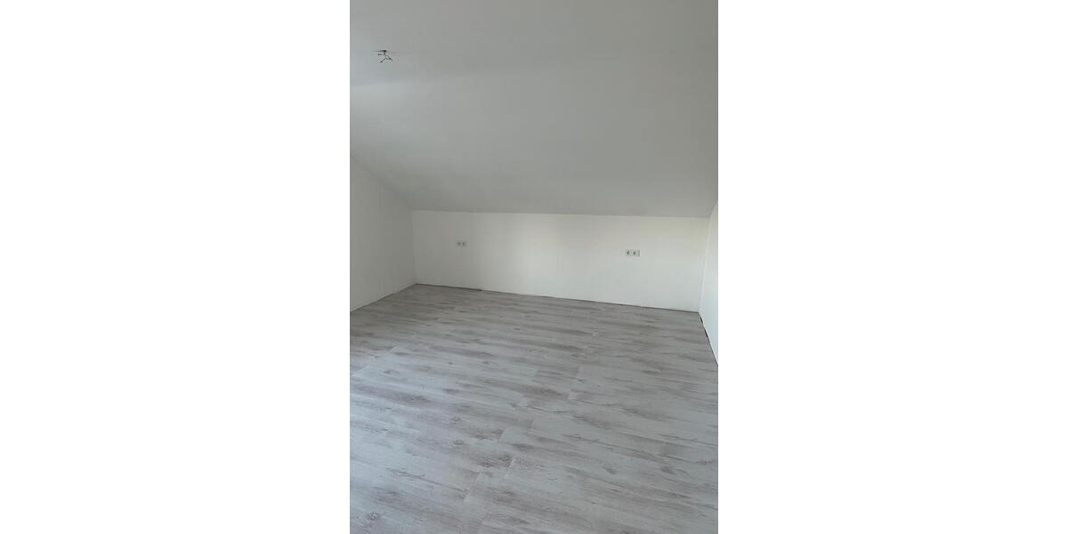 Dachgeschoßwohnung Willebadessen - 2.5 Zimmer, 78 m&sup2;, 650&euro; | Angebot:26645996