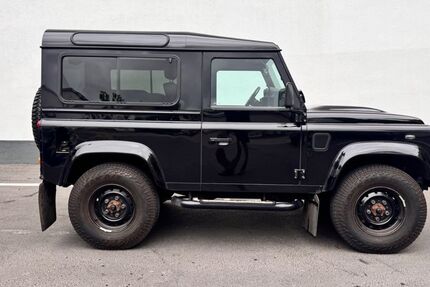 Land Rover Defender 83.000 km 49.900 &euro; Berlin 10777