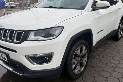 Jeep Compass 172.500 km 14.600 &euro; Dessau 06842