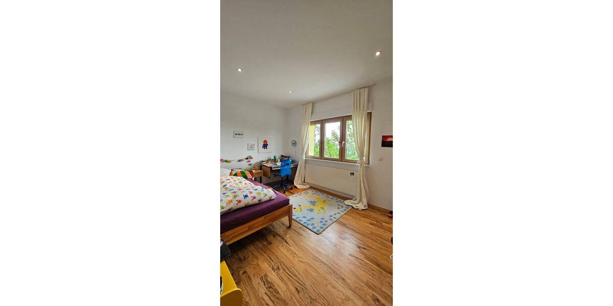 Einfamilienhaus Hofheim - 9 Zimmer, 320 m&sup2;, 4.250&euro; | Angebot:26616851