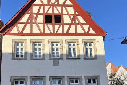 Leben im Denkmal -historisch-energieeffizient-ökologisch- DG-Wohnung links u.a.m. 3 zimmer