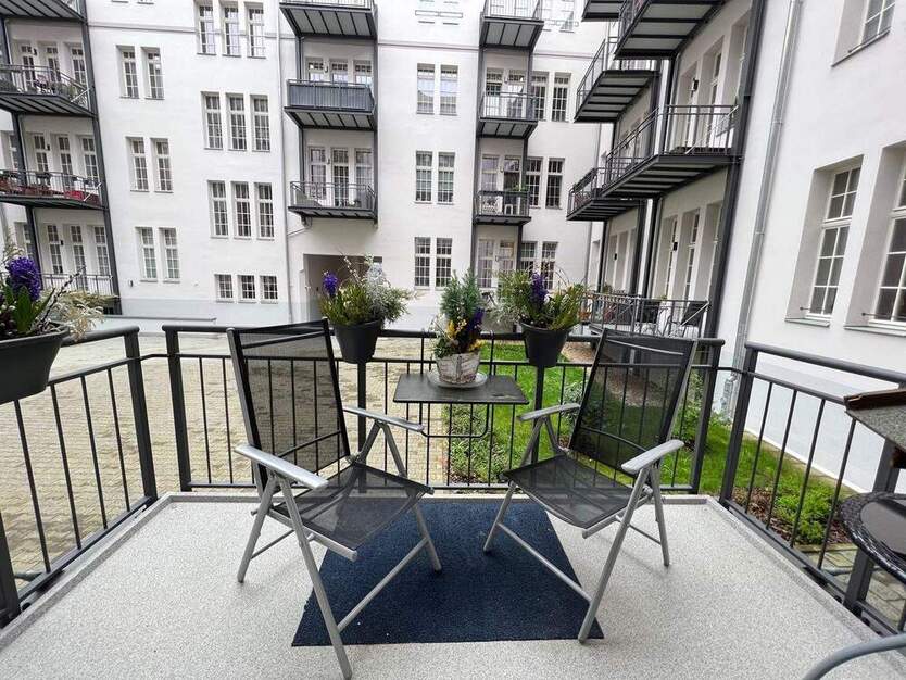 *moderne 2 Zimmer-Wohnung mit Einbauküche und Balkon im Altbauflair - 4913* 2 zimmer