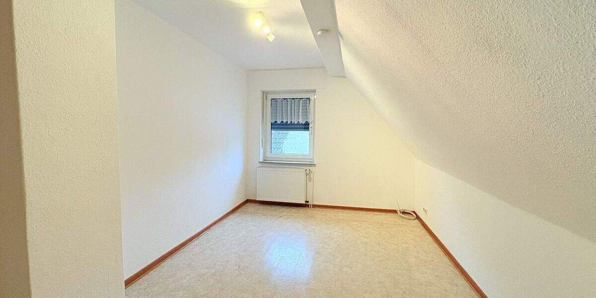 Einfamilienhaus Kirchhain-Kleinseelheim Kleinseelheim - 5 Zimmer, 149 m&sup2;, 299.900&euro; | Angebot:25689259