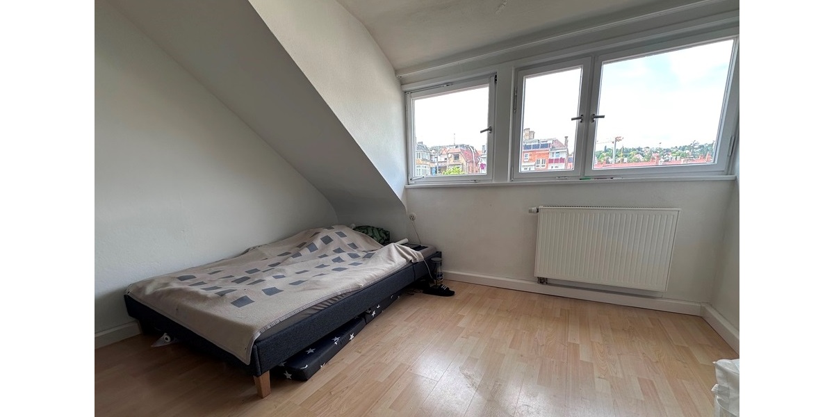 3 Zi.-DG-Wohnung mit Fernsicht in Top Lage von Stuttgart West Nähe Hölderlinplatz - Dachgeschoßwohnung Stuttgart Stuttgart-West | Angebot:26829496