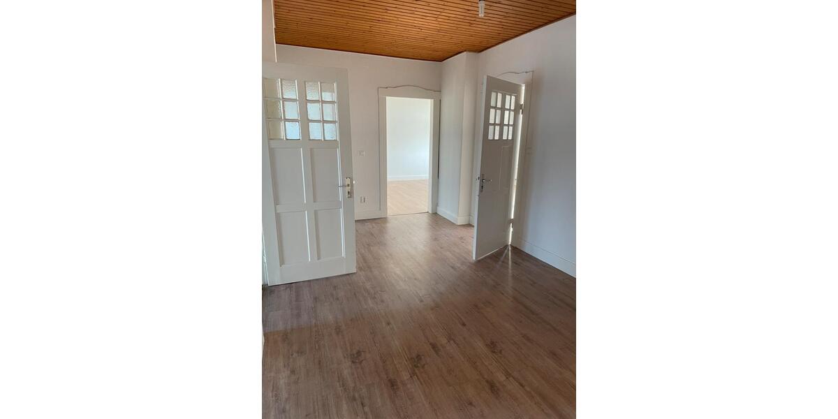 Etagenwohnung Neumünster Böcklersiedlung - 4.5 Zimmer, 136 m&sup2;, 1.250&euro; | Angebot:25543061