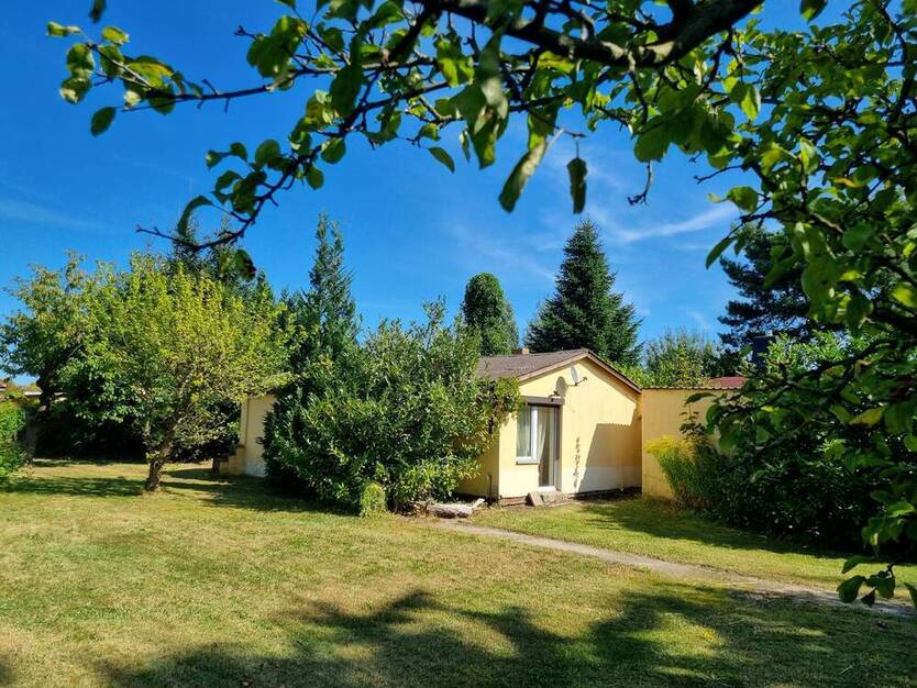 Herrlich gelegenes Grundstück zum Bebauen Oder gemütlich im Kleinhaus, schönem Garten, Schuppen?