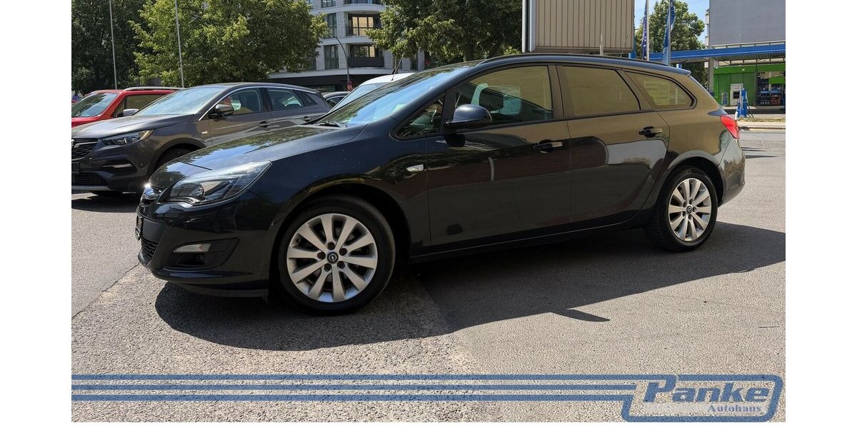 Opel Astra Selection*Tempo*Navi*Klima*SHZ*AHK*DachT. 175.681 km 3.890 &euro; Berlin 13187