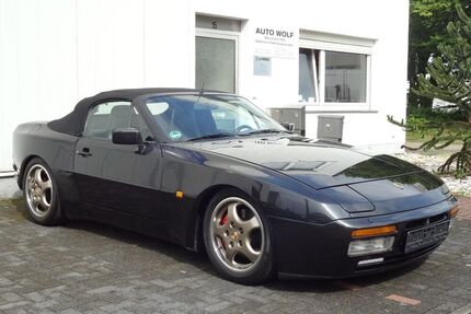 Porsche 944