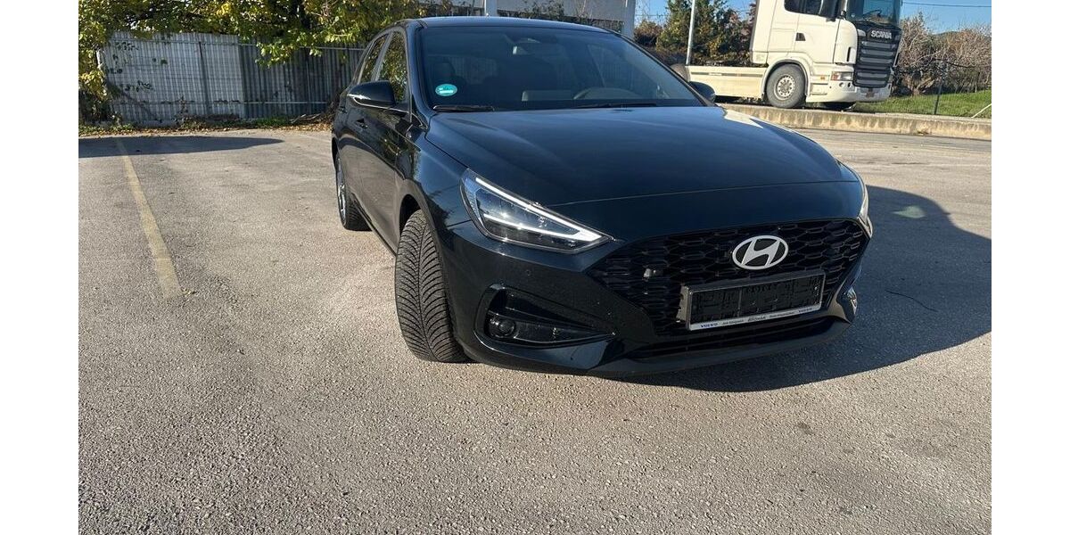 Hyundai i30 1.500 km 22.900 &euro; Stralsund 18439