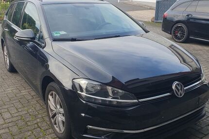 VW Golf 147.900 km 12.495 € Tann 36142