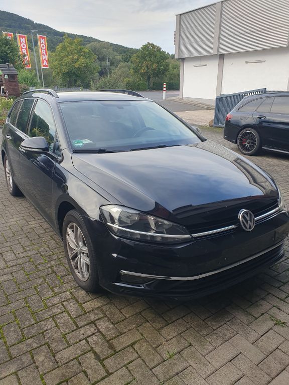 VW Golf 157.900 km 12.495 € Tann 36142