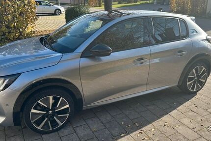 Peugeot 208 36.000 km 15.999 &euro; Mintraching 93098