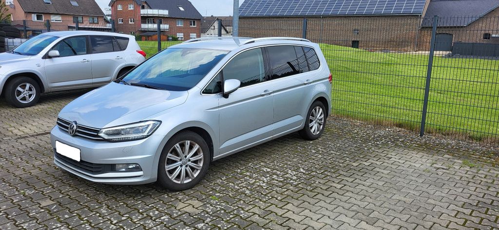 VW Touran 15.000 km 21.999 &euro; Weilerswist 53919