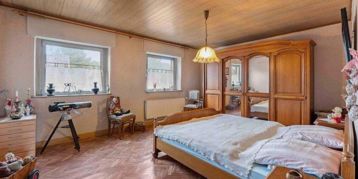 Doppelhaushälfte Bedburg Kirchherten - 3 Zimmer, 93 m&sup2;, 165.000&euro; | Angebot:25775757