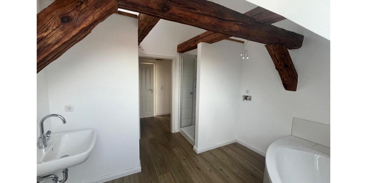 Dachgeschoßwohnung Perleberg - 2.5 Zimmer, 93 m&sup2;, 850&euro; | Angebot:25292710