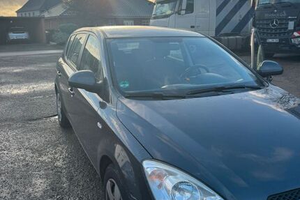 Kia ceed / Ceed 172.500 km 2.700 &euro; schleswig 24837