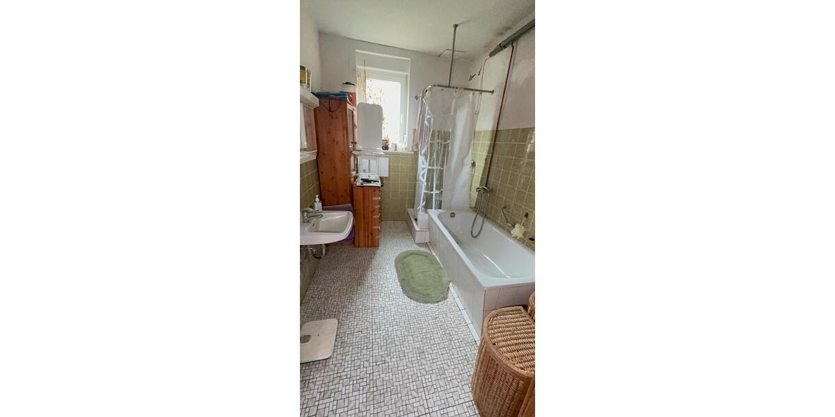 LAGER, LAGER, LAGER… BAUERNHAUS MIT SCHEUNE MIETEN ODER KAUFEN 5 zimmer