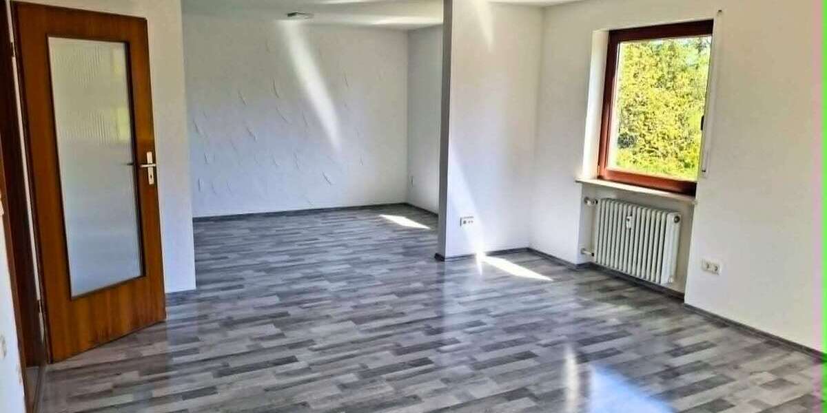 Etagenwohnung Heroldsberg - 4 Zimmer, 106 m&sup2;, 1.260&euro; | Angebot:26367971
