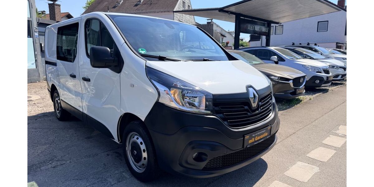 Renault Trafic 175.000 km 8.450 &euro; München 81825