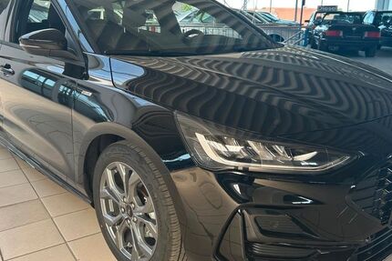 Ford Focus 2.450 km 26.990 &euro; Batzhausen 92358