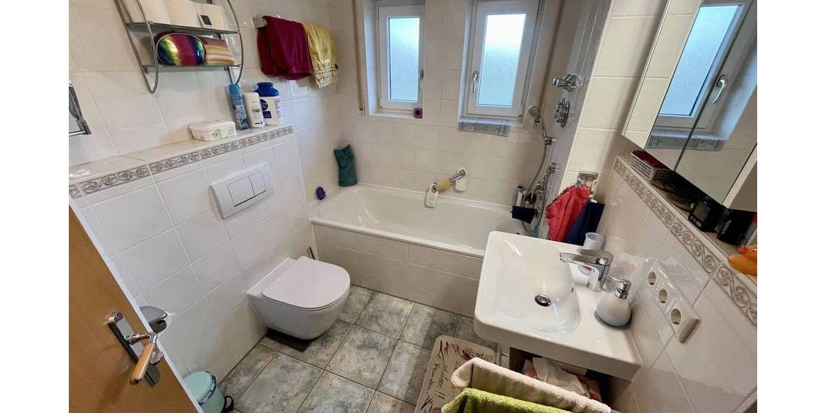 Etagenwohnung Freilassing - 3 Zimmer, 70 m&sup2;, 950&euro; | Angebot:26307352
