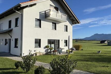 Diesen Ausblick schon beim Aufwachen genießen Großzügige Doppelhaushälfte in Aidling 4 zimmer