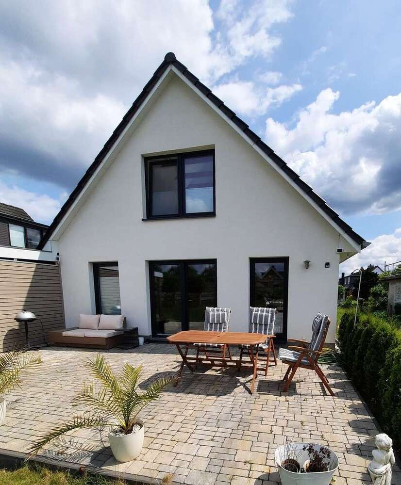 Haus zum Mieten in Hamburg 1.690 € 120 m²
