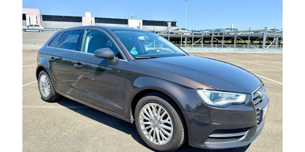 Audi A3 105.000 km 11.900 &euro; Rüsselsheim am Main-Königstädten 65428