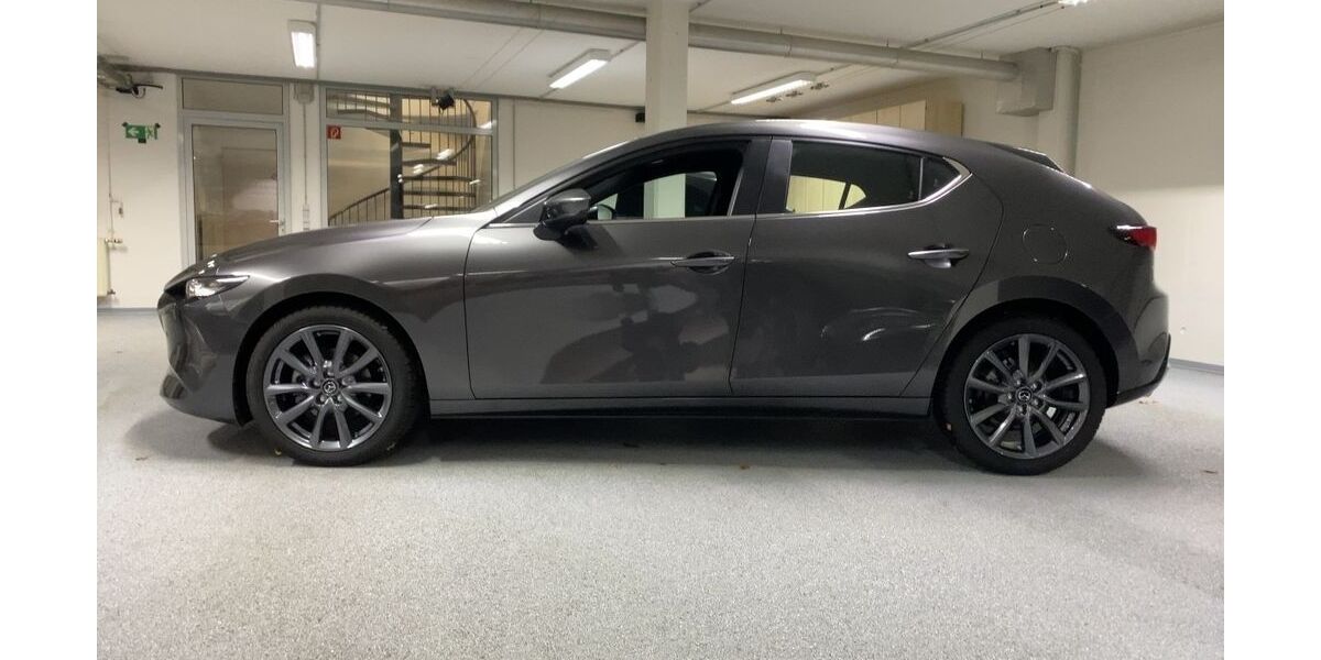 Mazda 3 2.500 km 25.990 &euro; Fürth 90763