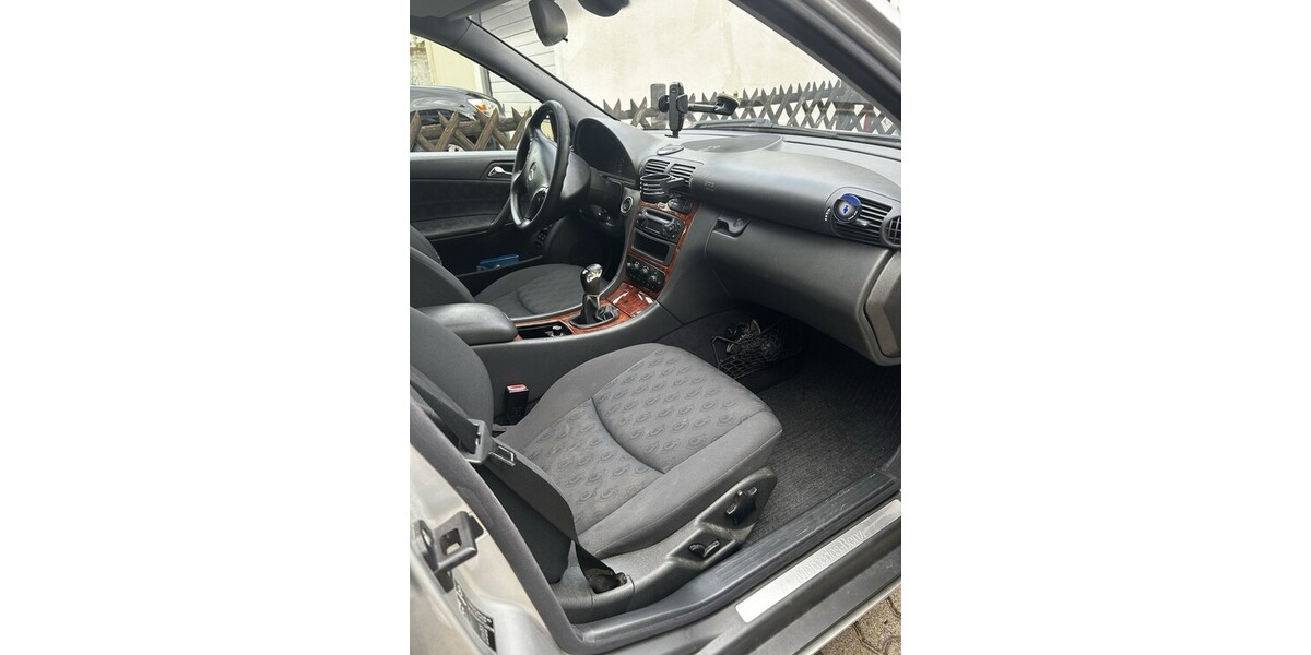 Mercedes-Benz C 180 141.900 km 2.400 &euro; Germersheim 76726