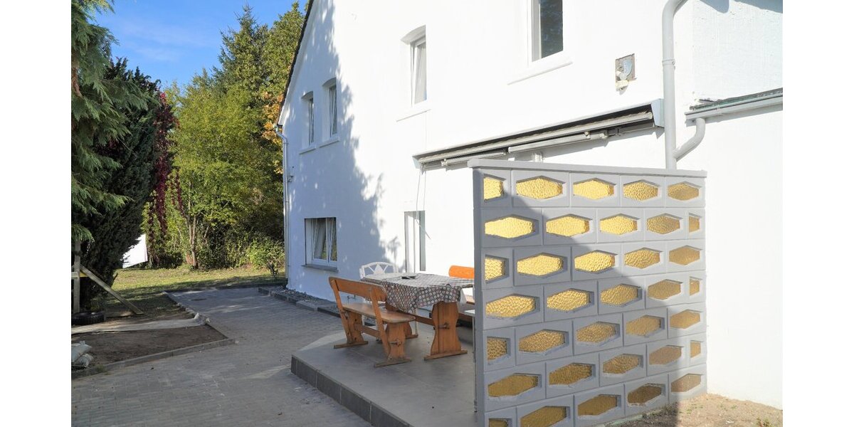 Ideal für Großfamilien! Gepflegtes 2 Familienhaus mit großem Grundstück ca. 2000 m² - Zweifamilienhaus Lage | Angebot:13352472