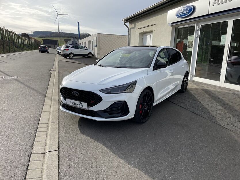 Ford Focus 16.500 km 36.490 € Berglicht 54426